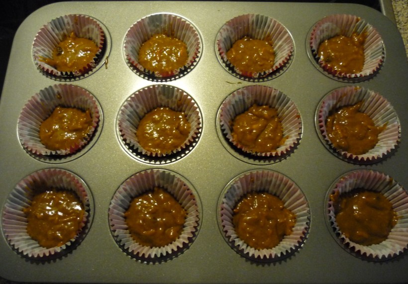 Los moldes tienen que estar hasta la mitad para que no crezcan mucho :)